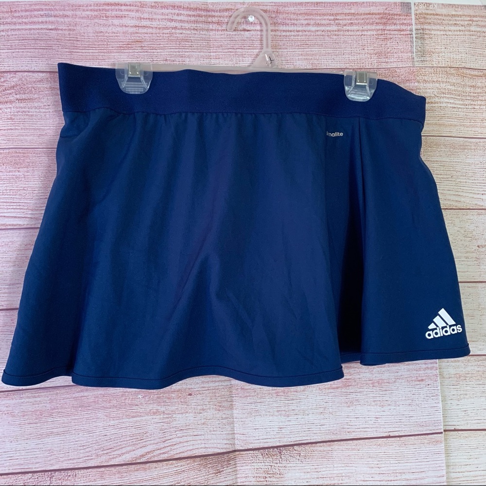 Adidas Women’s‎ Climate Athletic Skorts Large